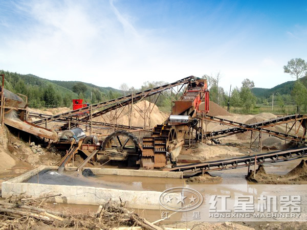 鏈?zhǔn)捷斔蜋C工作現(xiàn)場