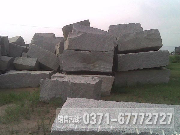 花崗巖機(jī)制砂生產(chǎn)線配置方案分析