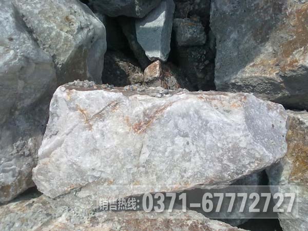 石英石制砂生產(chǎn)線組建方法、所需設(shè)備、工藝流程介紹