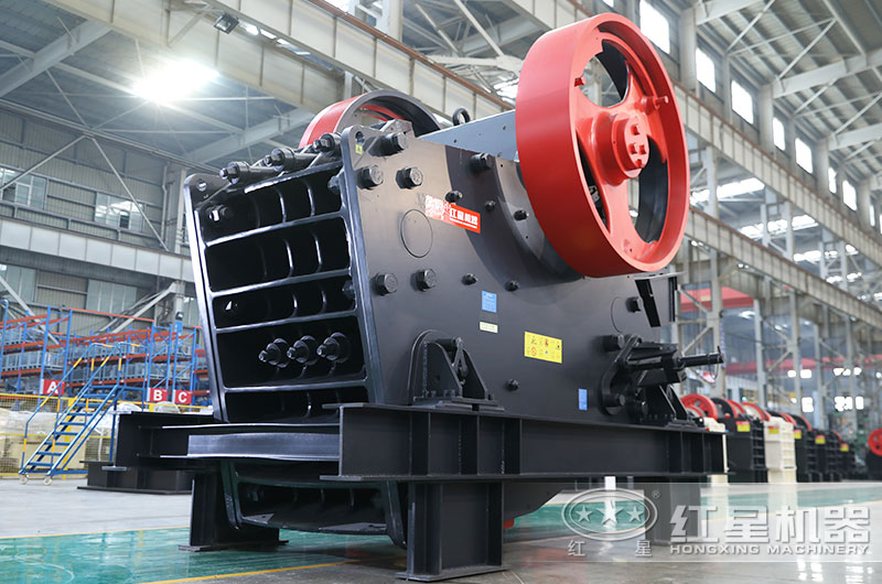 顎式碎石機(jī)圖片 顎式碎石機(jī)圖片