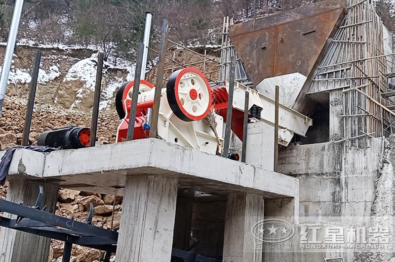 山西客戶石頭顎式破碎機工作現(xiàn)場圖片 山西客戶石頭顎式破碎機工作現(xiàn)場圖片