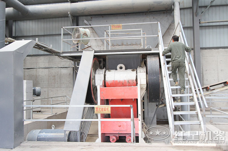 顎式破碎機(jī)工作現(xiàn)場(chǎng)圖片 顎式破碎機(jī)工作現(xiàn)場(chǎng)圖片