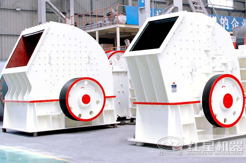 對比傳統(tǒng)錘破，一次成型單段錘破碎石強、出料更好