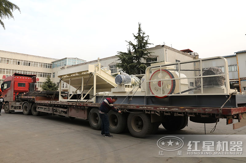 大型對(duì)輥制砂機(jī)發(fā)貨現(xiàn)場(chǎng)圖片 大型對(duì)輥制砂機(jī)發(fā)貨現(xiàn)場(chǎng)圖片