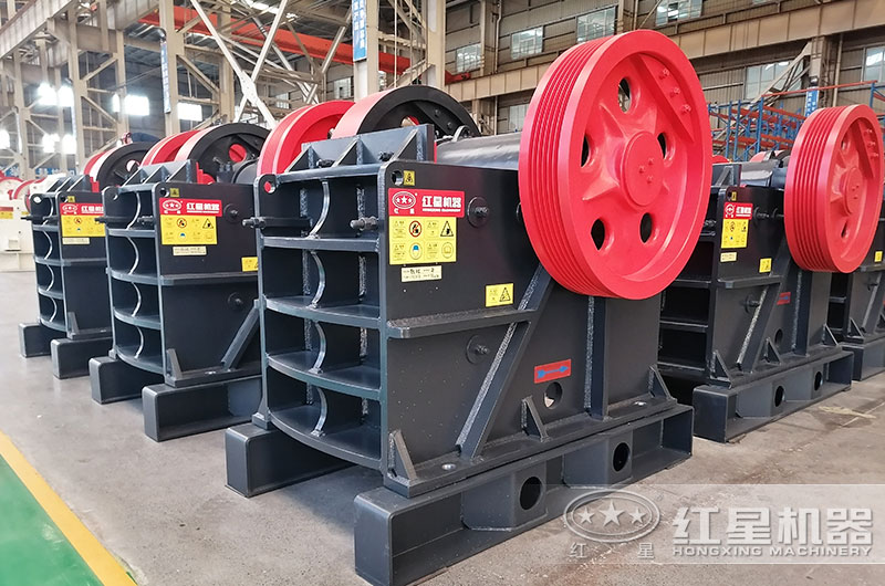 顎式馬牙石破碎機(jī)圖片 顎式馬牙石破碎機(jī)圖片