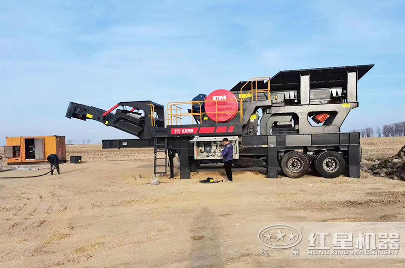 移動(dòng)破碎機(jī)時(shí)產(chǎn)300噸有哪些？多少錢一臺(tái)？