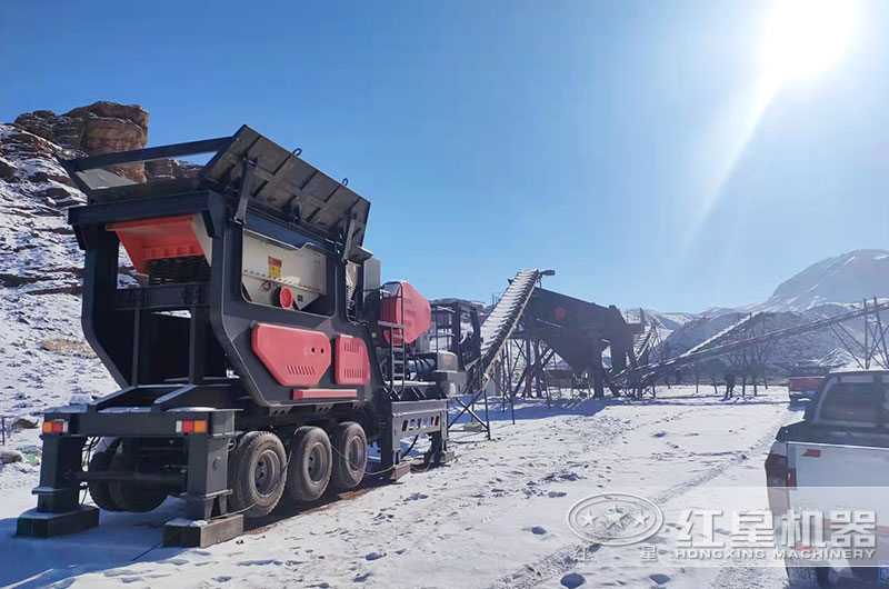 輪胎式移動(dòng)破碎機(jī)工作現(xiàn)場(chǎng)實(shí)拍圖 輪胎式移動(dòng)破碎機(jī)工作現(xiàn)場(chǎng)實(shí)拍圖