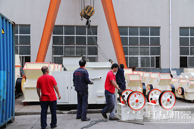 顎式破碎機發(fā)貨 顎式破碎機發(fā)貨