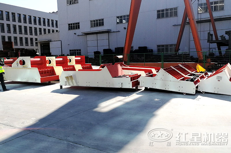 振動(dòng)給料機(jī)現(xiàn)貨供應(yīng)，型號(hào)全