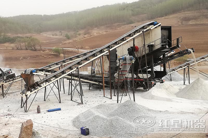 移動(dòng)式反擊破工作現(xiàn)場(chǎng)圖片