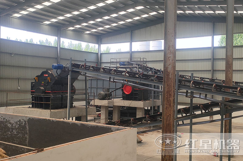 2臺細碎機聯(lián)合作業(yè) 2臺細碎機聯(lián)合作業(yè)