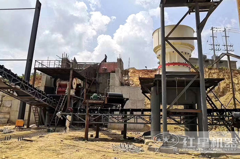 圓錐破碎機(jī)工作現(xiàn)場實(shí)拍圖 圓錐破碎機(jī)工作現(xiàn)場實(shí)拍圖