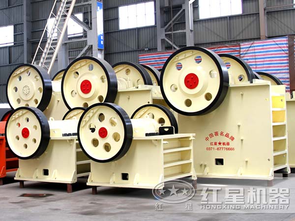 不同規(guī)格下的鵝卵石顎式破碎機