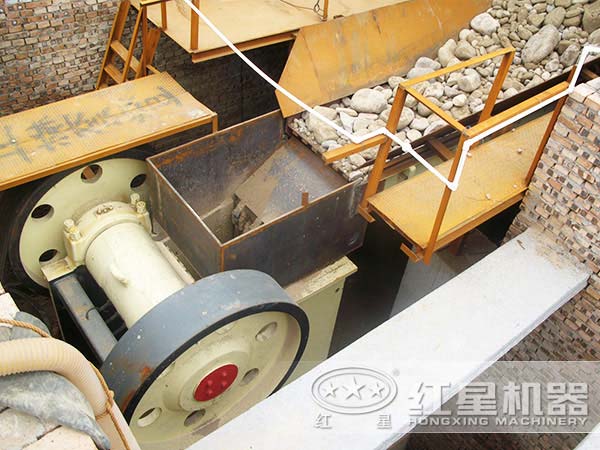 打石機(jī)設(shè)備有幾種，產(chǎn)能分別多少