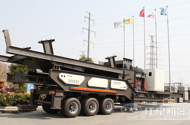 車載移動磕石機發(fā)貨現場