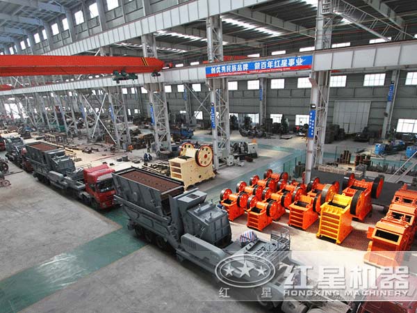 移動式碎石機(jī)pk固定式碎石機(jī)，誰更適用于采石場作業(yè)？