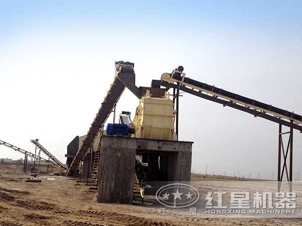 反擊式破碎機作業(yè)客戶現(xiàn)場