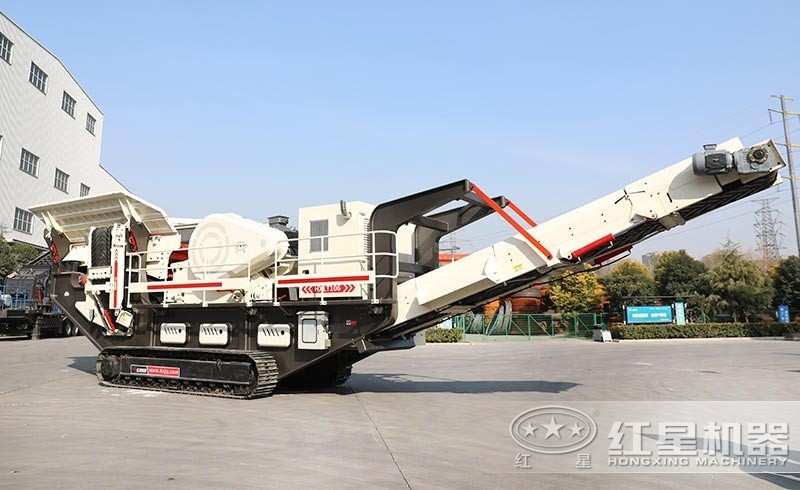 這部移動(dòng)履帶一體式破碎機(jī)，節(jié)能環(huán)保，產(chǎn)量高，用戶表示很滿意