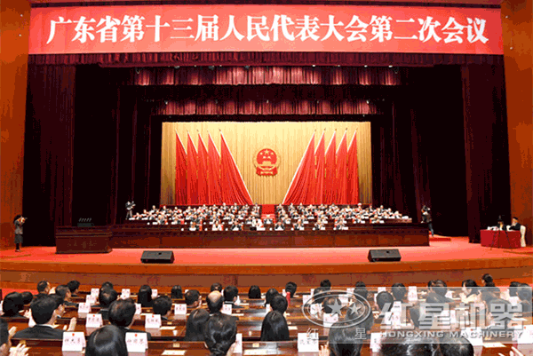 大型流動粉碎石頭一體機(jī)多少錢一臺？