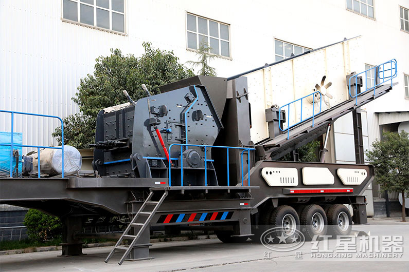 流動(dòng)破石子機(jī)多少錢(qián)？生產(chǎn)環(huán)保嗎？（視頻現(xiàn)場(chǎng)直擊）