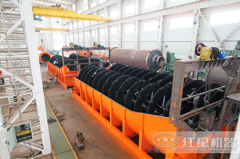 大規(guī)模螺旋洗沙機生產車間