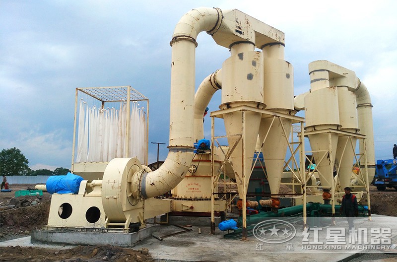 鋁礬土粉碎加工現(xiàn)場(chǎng)