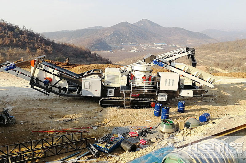 履帶移動式石子破碎機(jī)怎么樣？紅星帶您走進(jìn)山東煙臺碎石現(xiàn)場親身體驗