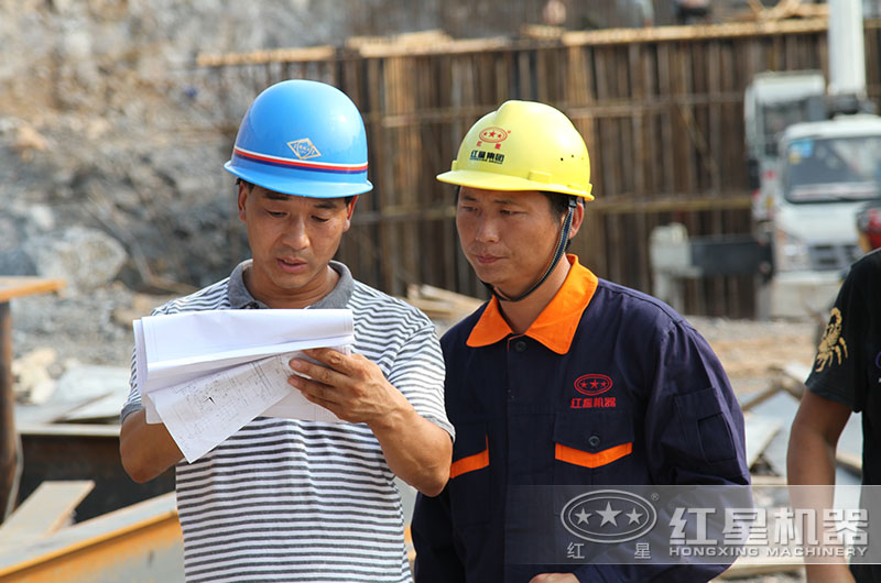 紅星技術(shù)經(jīng)理現(xiàn)場指導(dǎo)用戶安裝調(diào)試