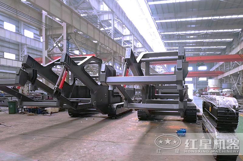 移動(dòng)破碎機(jī)生產(chǎn)車間