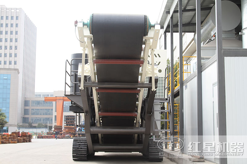 移動石子破碎站已經(jīng)開去躲雨了，您的砂石設(shè)備還泡在水里嗎？