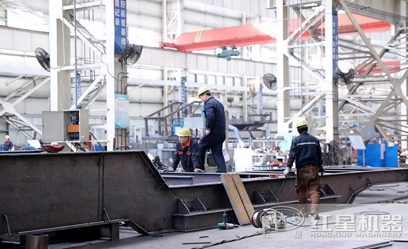 生產(chǎn)經(jīng)驗豐富的紅星建筑垃圾粉碎機(jī)生產(chǎn)車間