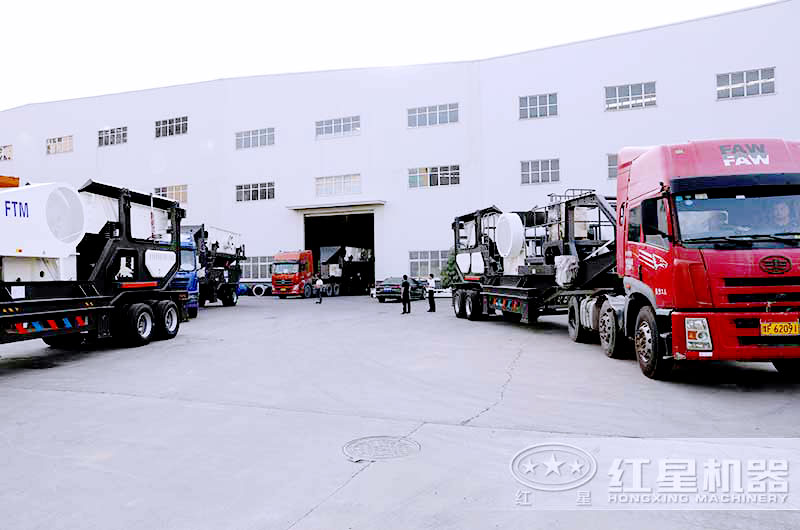 移動制造石子機、沙子機陸續(xù)發(fā)貨