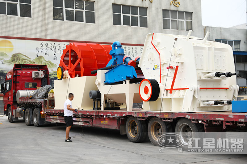 客戶反擊式破碎機(jī)發(fā)貨現(xiàn)場(chǎng)