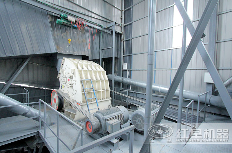 錘式破碎機能破碎生石灰嗎？有時產(chǎn)50噸的嗎？