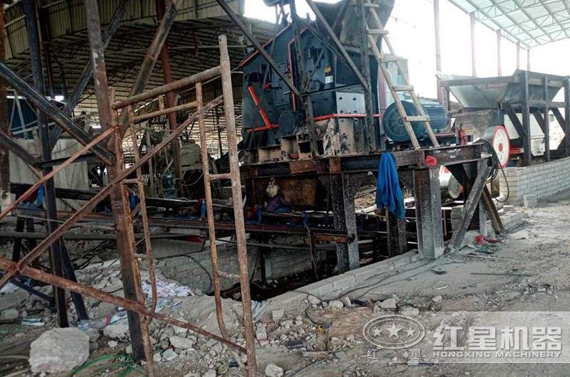 1315反擊破制砂機(jī)沒有篩底能不能出砂？板錘多久換一次？怎么安裝？