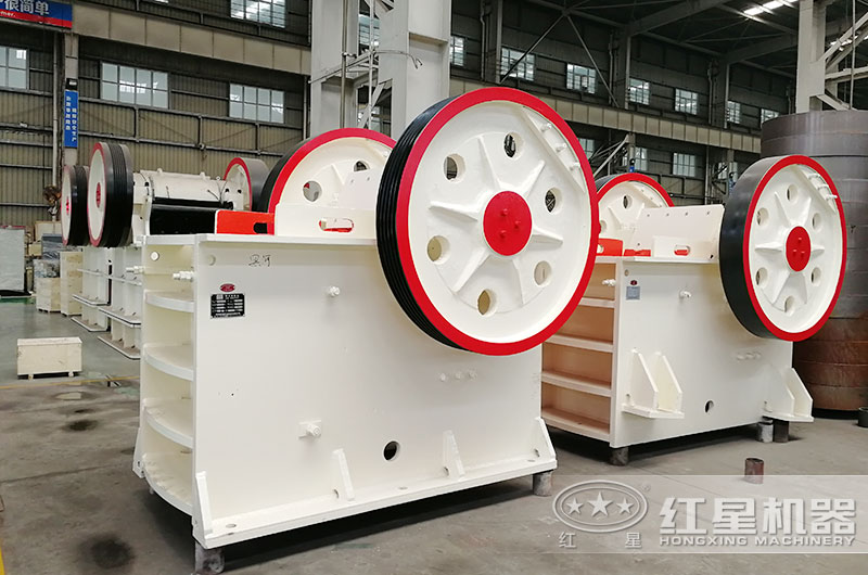 69鄂破碎機(jī)圖片及價(jià)格,69破碎機(jī)一天產(chǎn)量可達(dá)多少方？