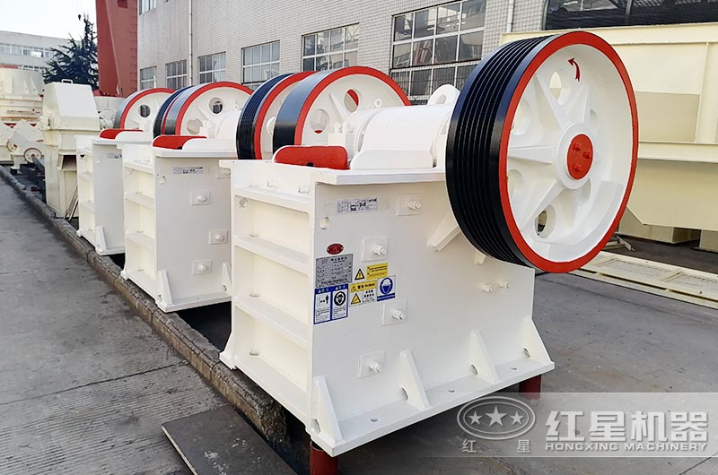 如何簡(jiǎn)單快速的破碎大石頭？用顎式破碎機(jī)，好用還不貴