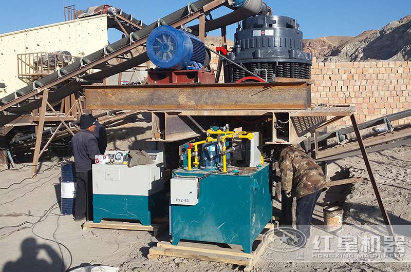 175紅星圓錐機(jī)配多少千瓦電機(jī)？每小時(shí)能生產(chǎn)多少?lài)嵤?？銅套怎么換？