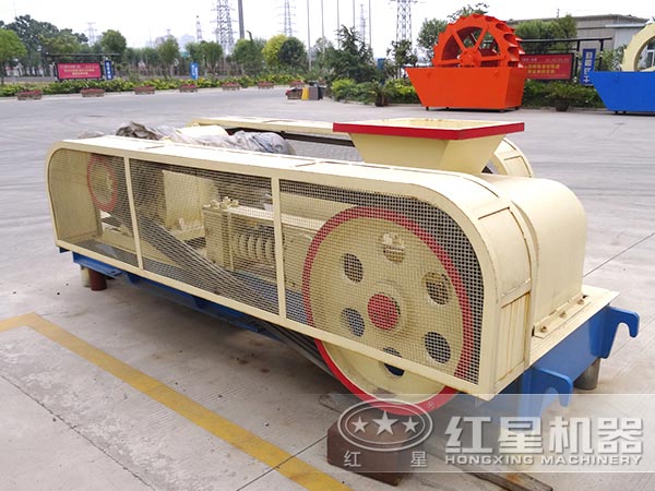 對輥式破碎機(jī)的結(jié)構(gòu)特點